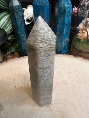 Thousand Layers Garden Quartz Tower